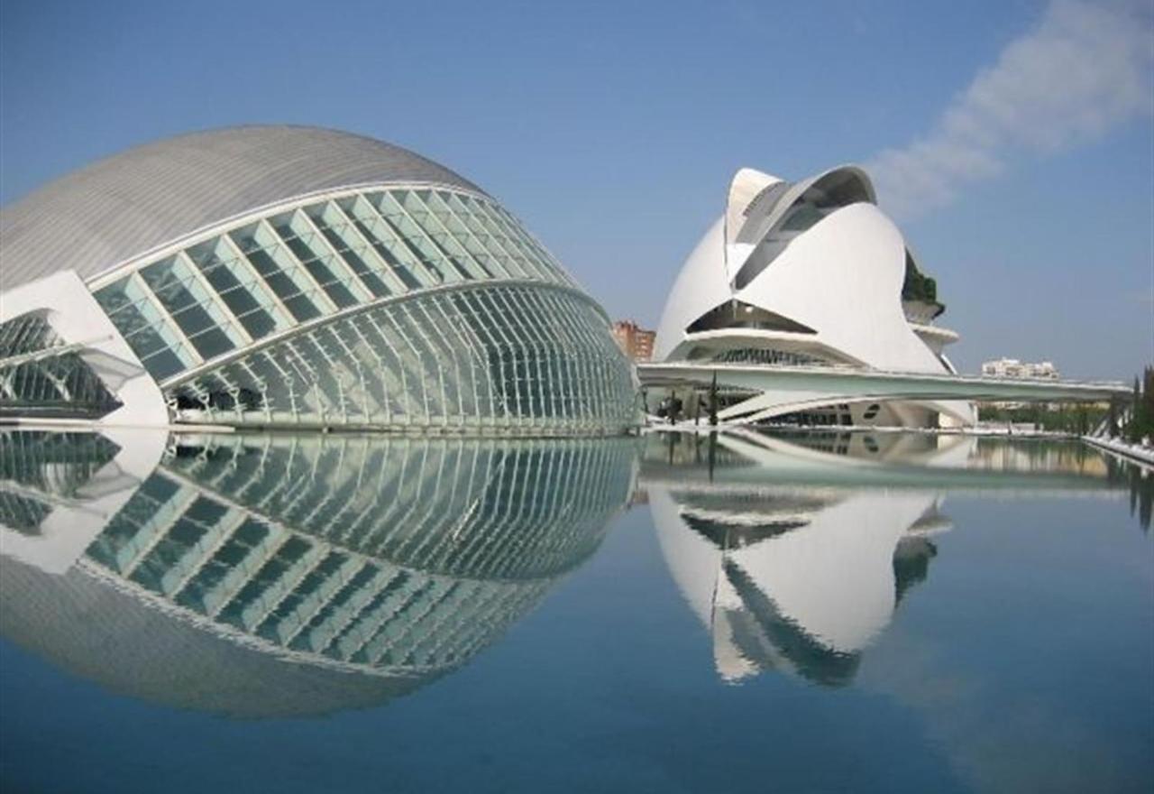 Sun Sea And Culture In Valencia Exterior photo